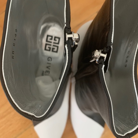 Givenchy Women’s Boots - Picture 4 of 16